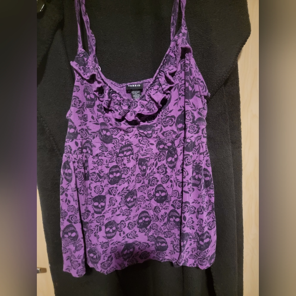 Torrid Purple Skull Ruffle Top Tank 1X